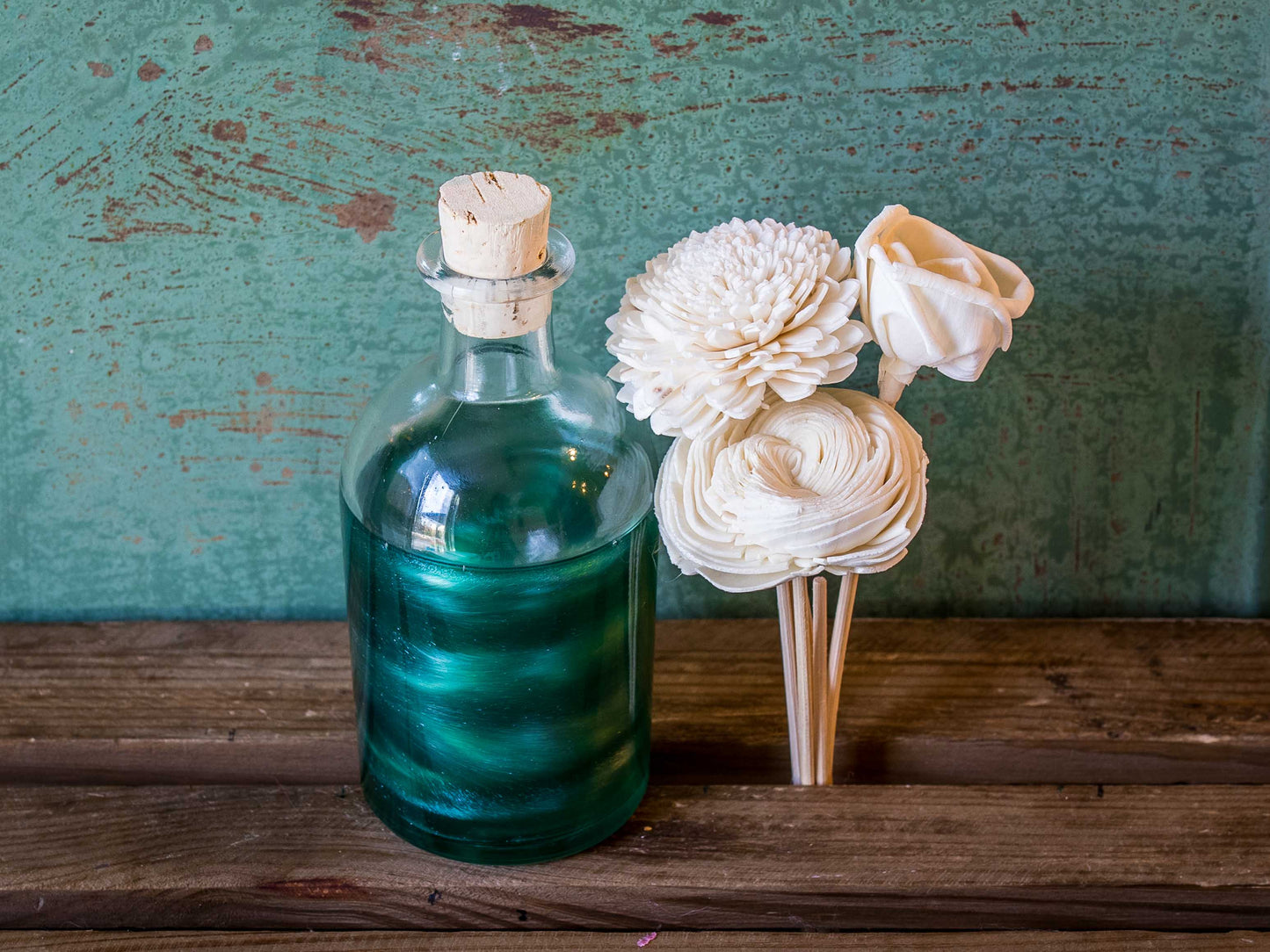 Presents Candle - Evoking the heartfelt essence of Christmas in every whiff.