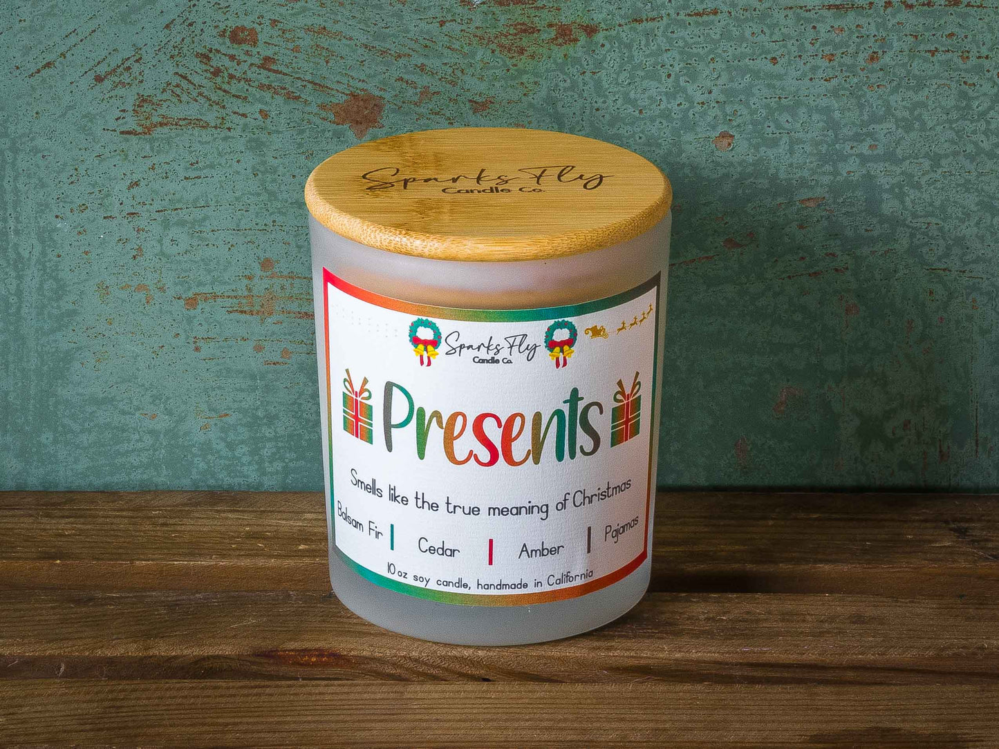 Presents Candle - Evoking the heartfelt essence of Christmas in every whiff.