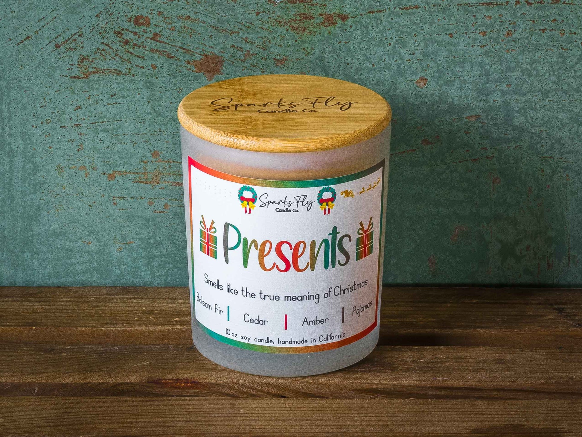 Presents Candle - Evoking the heartfelt essence of Christmas in every whiff.