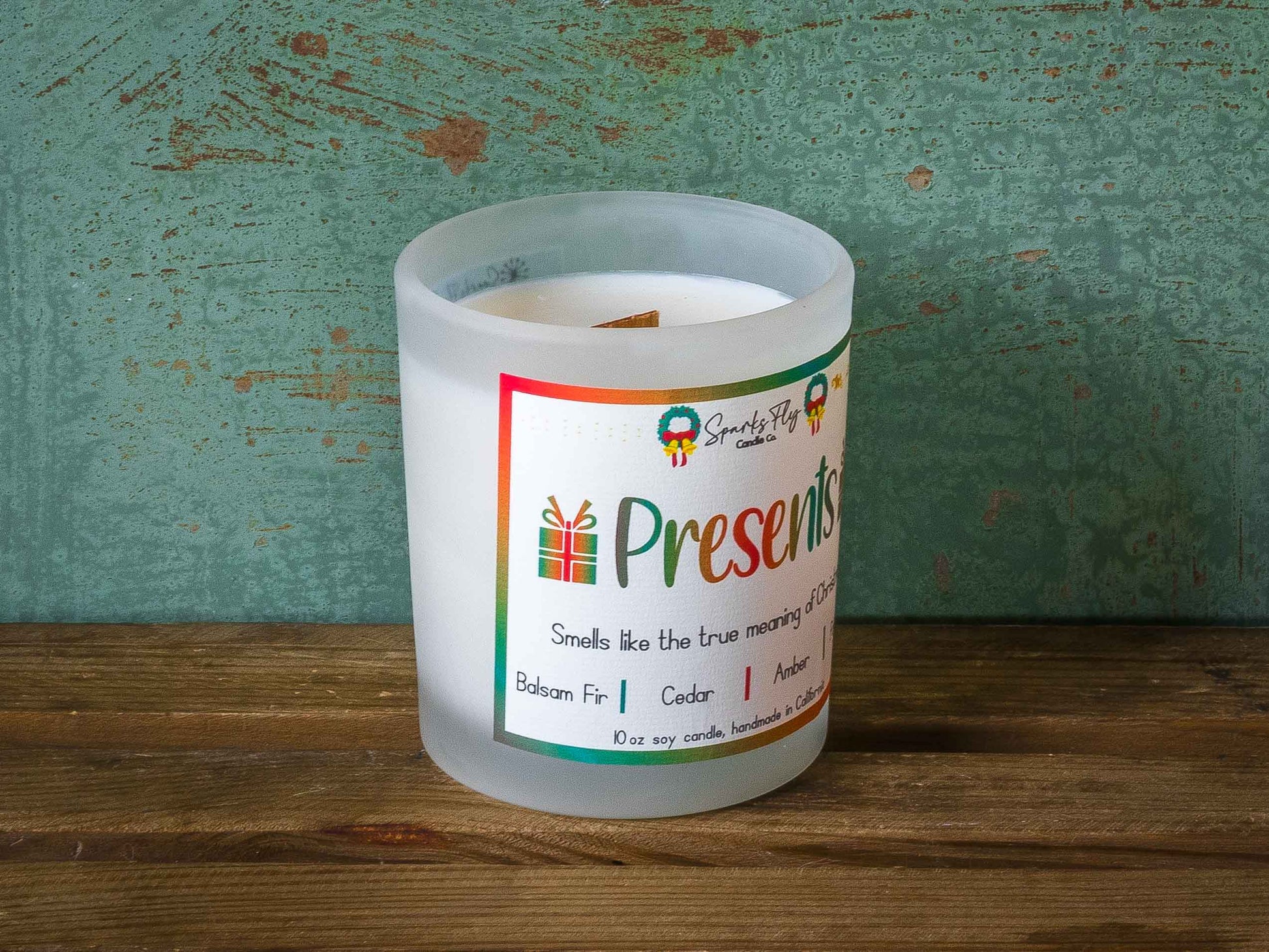 Presents Candle - Evoking the heartfelt essence of Christmas in every whiff.