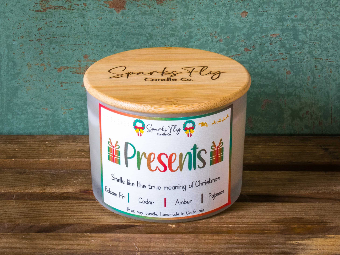 Presents Candle - Evoking the heartfelt essence of Christmas in every whiff.