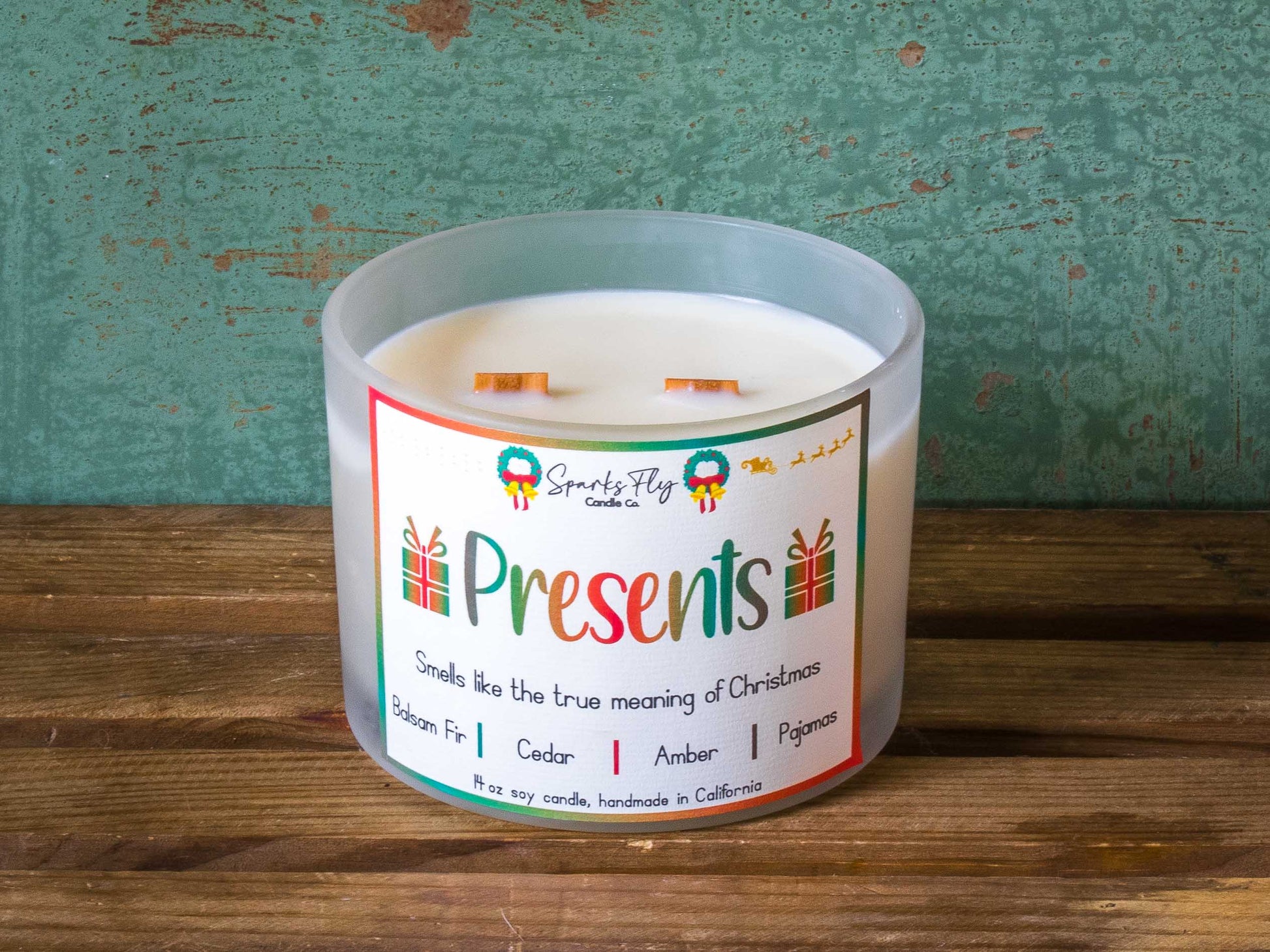 Presents Candle - Evoking the heartfelt essence of Christmas in every whiff.