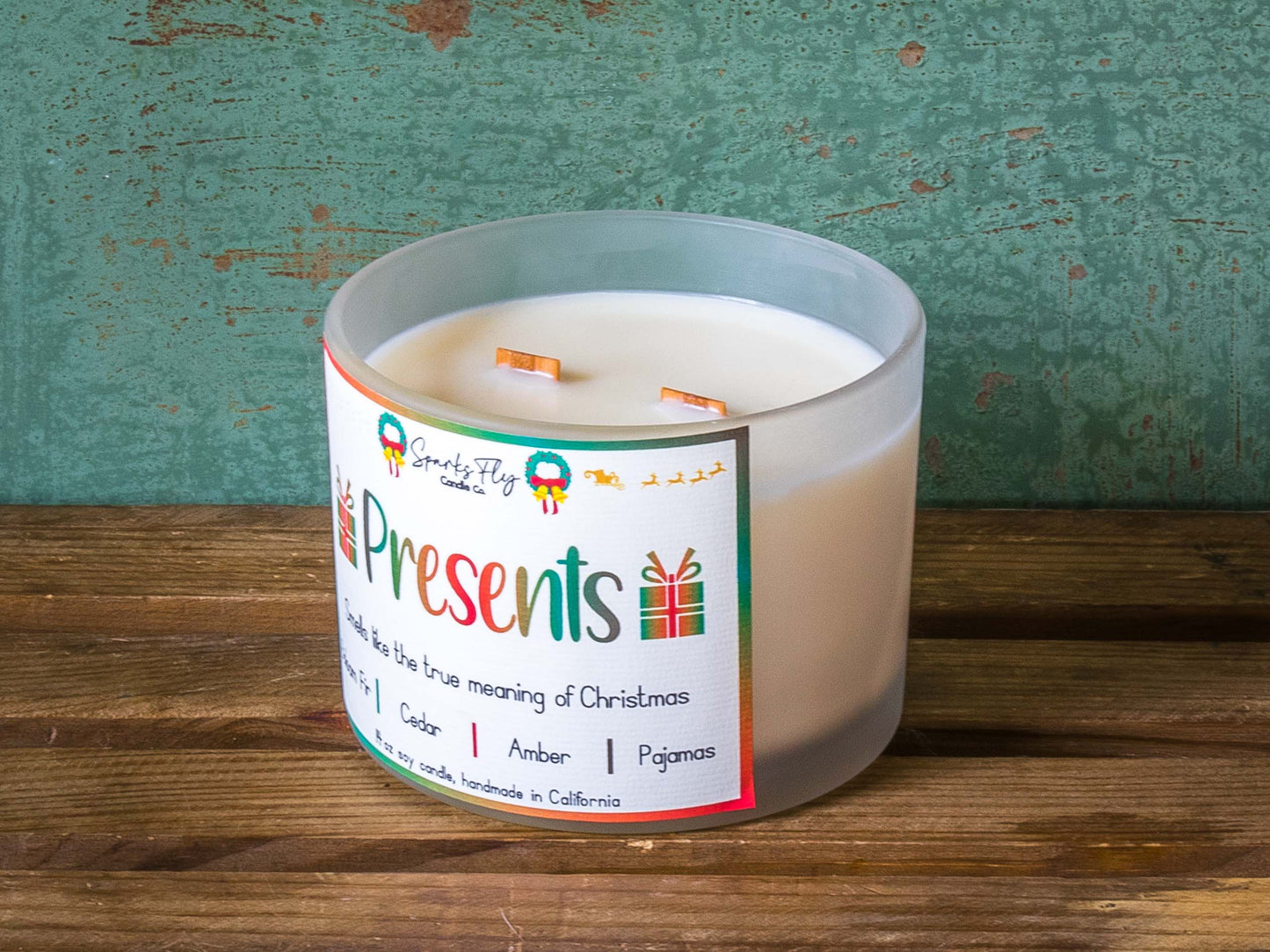 Presents Candle - Evoking the heartfelt essence of Christmas in every whiff.