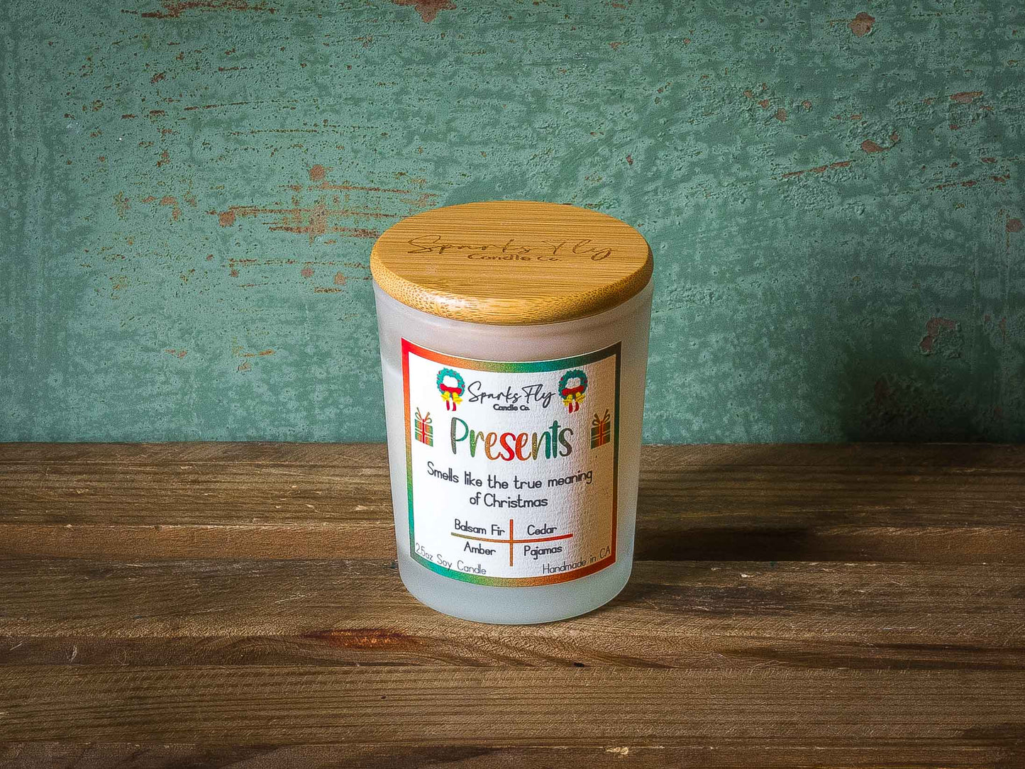 Presents Candle - Evoking the heartfelt essence of Christmas in every whiff.