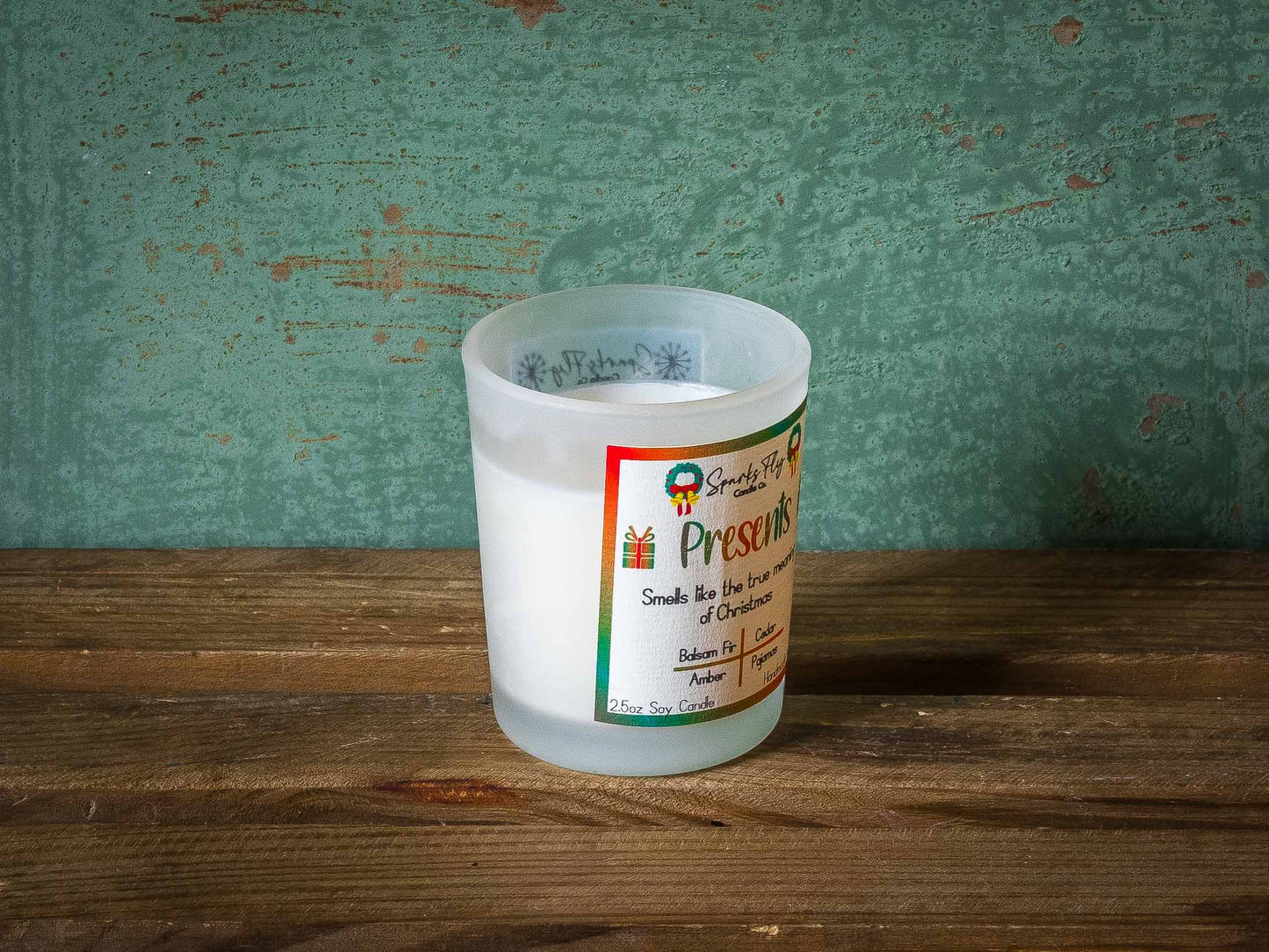 Presents Candle - Evoking the heartfelt essence of Christmas in every whiff.