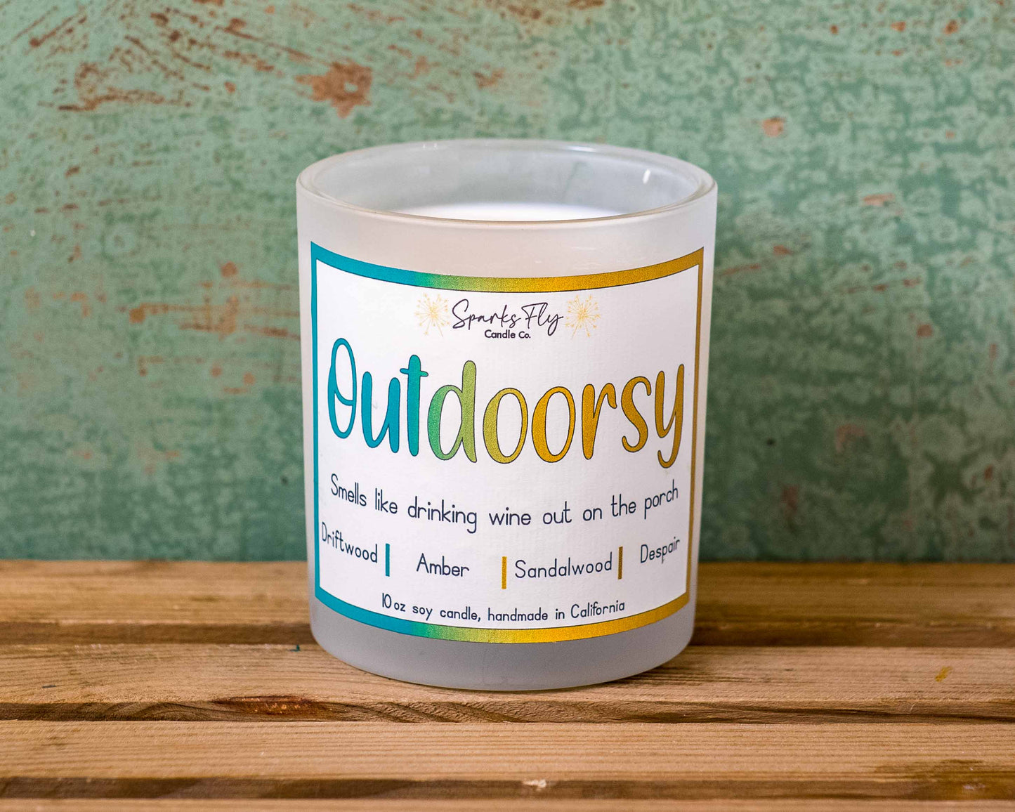 Outdoorsy Candle - The aroma of sipping fine wine in the embrace of fresh porch air.