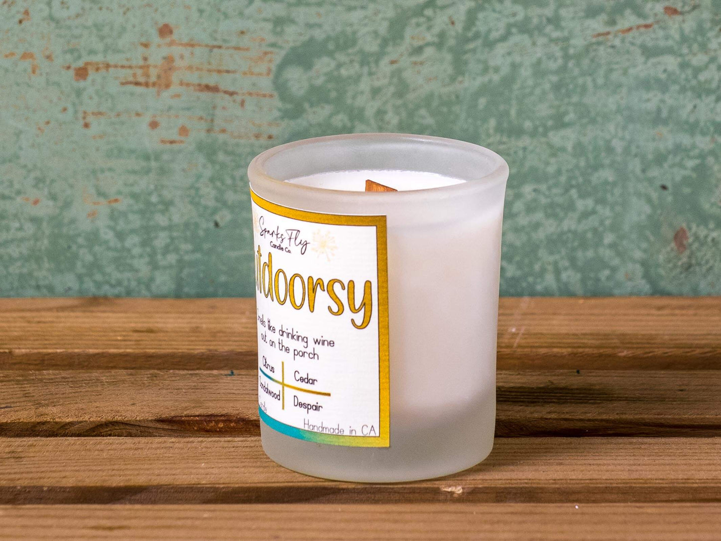 Outdoorsy Candle - The aroma of sipping fine wine in the embrace of fresh porch air.