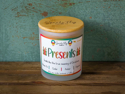 Presents Candle - Evoking the heartfelt essence of Christmas in every whiff.
